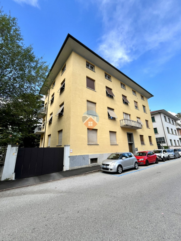 Foto appartamento in vendita a Rovereto (Trento)