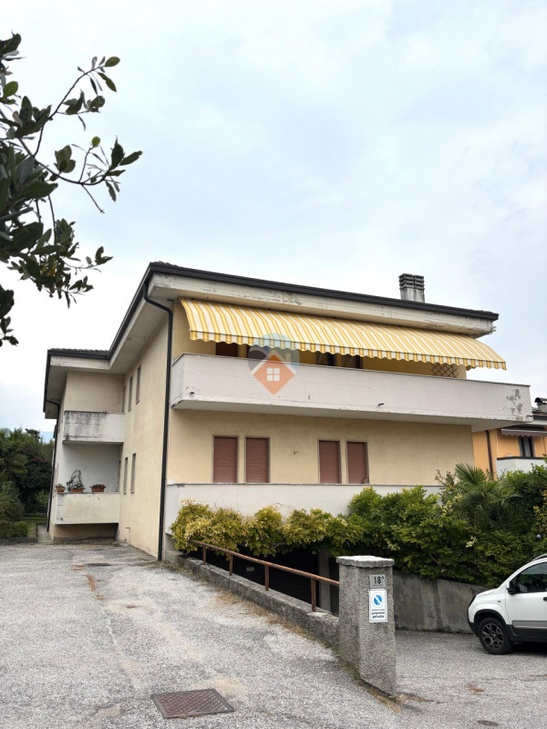 Foto appartamento in vendita a Isera (Trento)