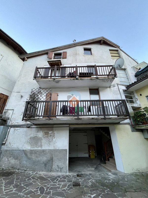 Foto appartamento in vendita a Rovereto (Trento)