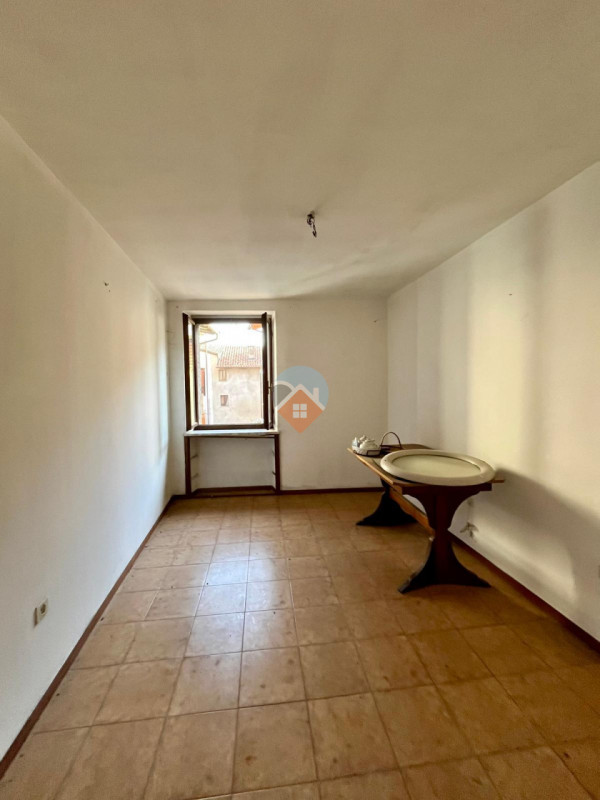 Foto appartamento in vendita a Mori (Trento)