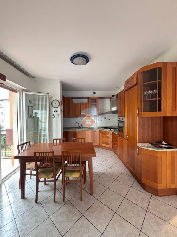 Foto appartamento in vendita a Rovereto (Trento)