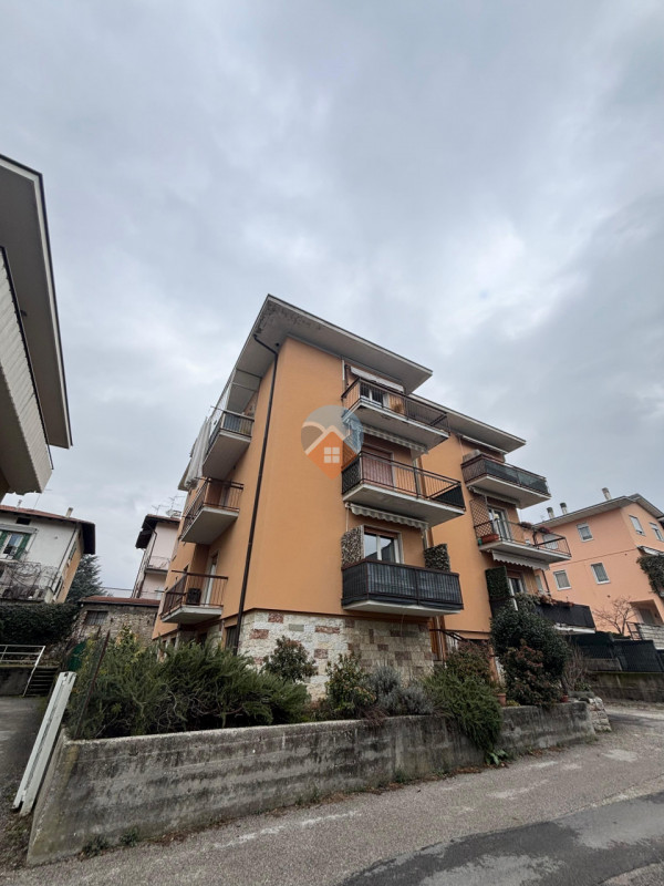 Foto appartamento in vendita a Rovereto (Trento)