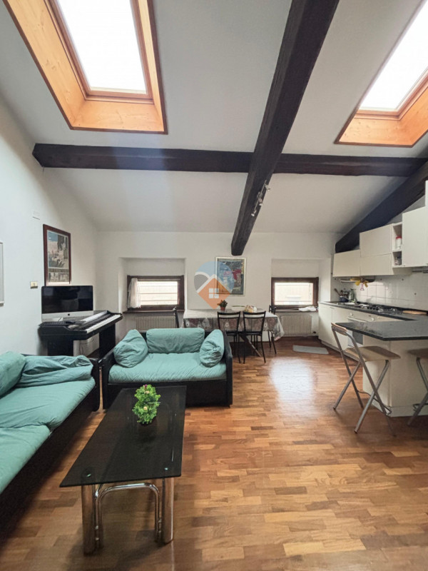 Foto appartamento in vendita a Rovereto (Trento)