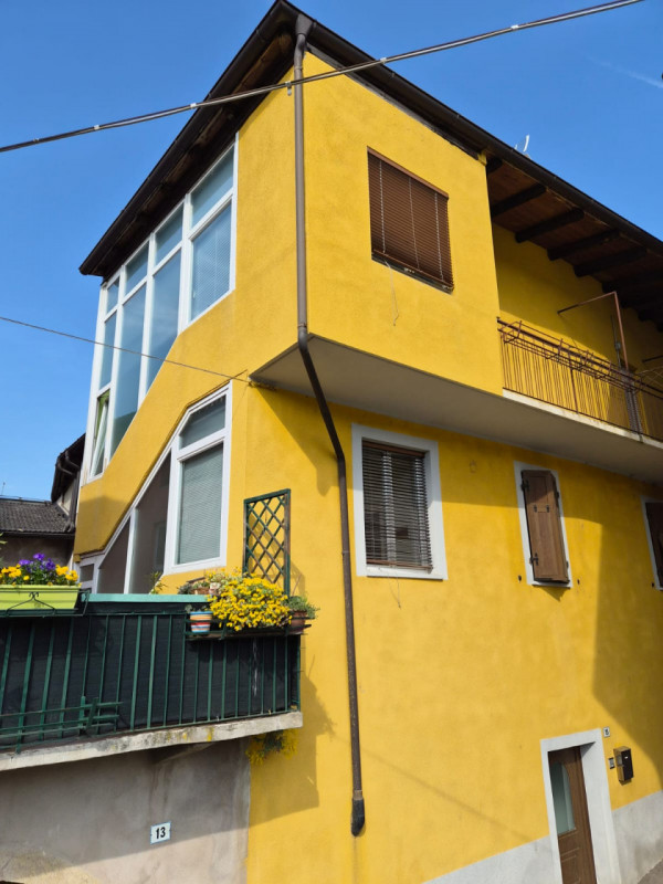 Foto casa indipendente in vendita a Volano (Trento)