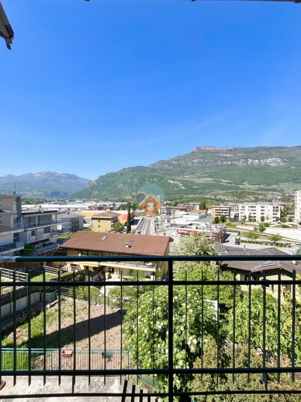 Foto appartamento in vendita a Rovereto (Trento)