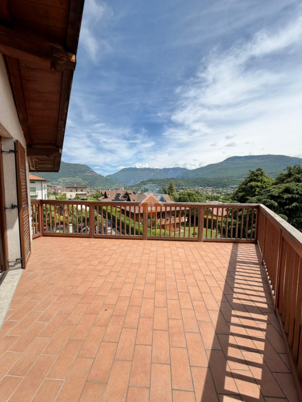 Foto appartamento in vendita a Isera (Trento)