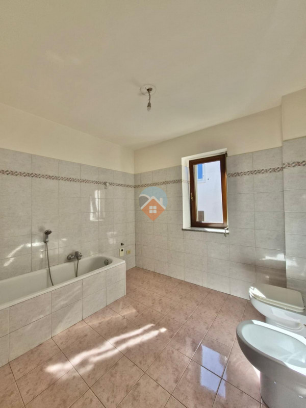 Foto appartamento in vendita a Isera (Trento)