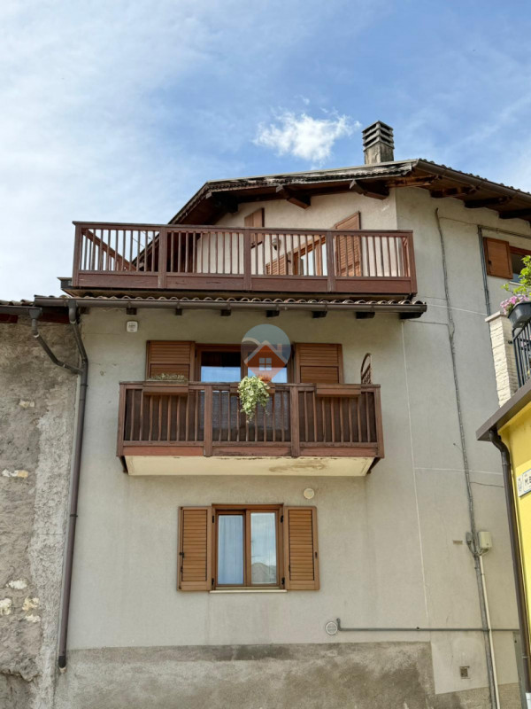Foto appartamento in vendita a Isera (Trento)