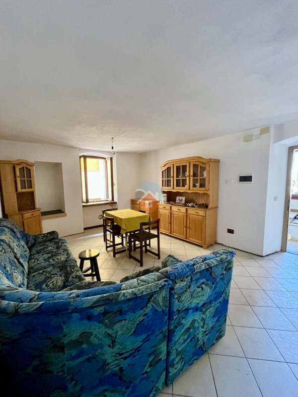 Foto porzione di casa in vendita a Villa Lagarina (Trento)