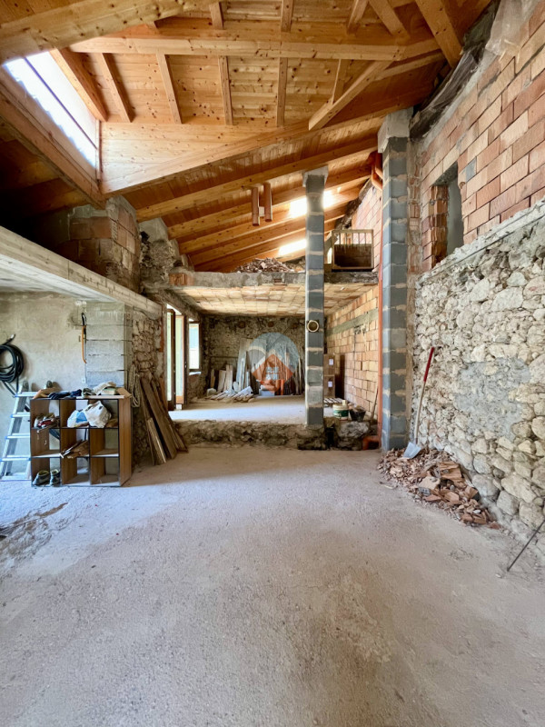 Foto porzione di casa in vendita a Villa Lagarina (Trento)
