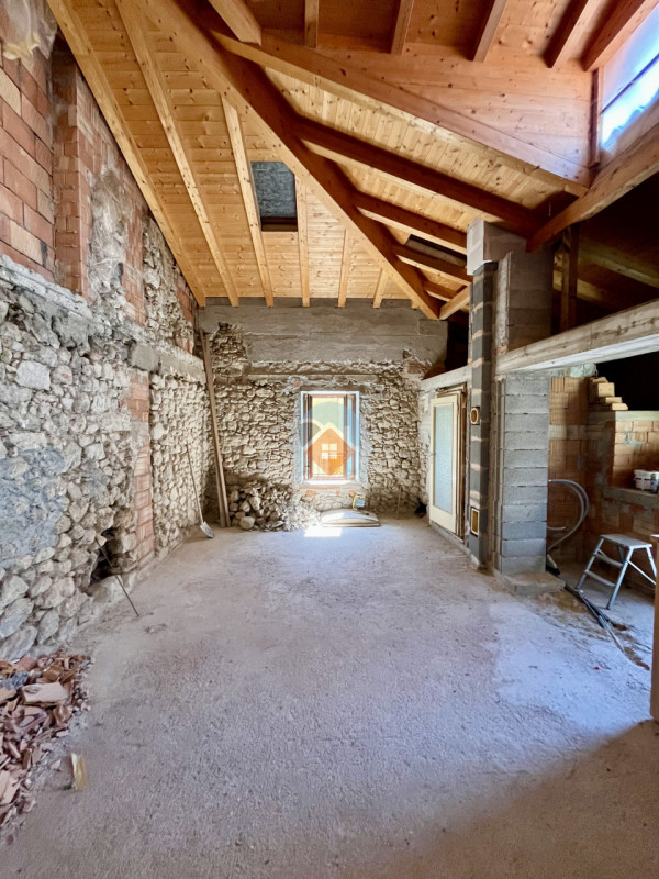 Foto porzione di casa in vendita a Villa Lagarina (Trento)