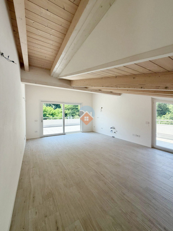 Foto appartamento in vendita a Mori (Trento)