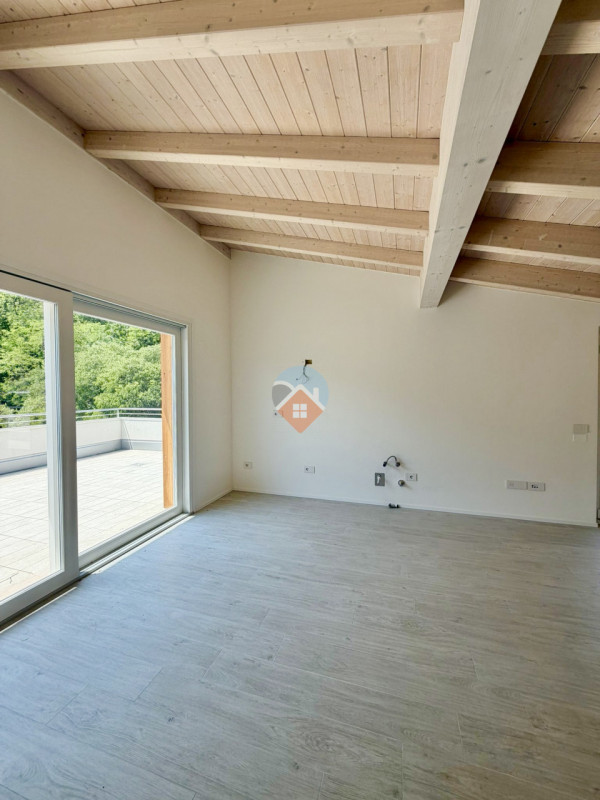 Foto appartamento in vendita a Mori (Trento)