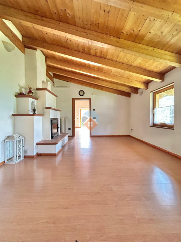Foto casa indipendente in vendita a Ala (Trento)