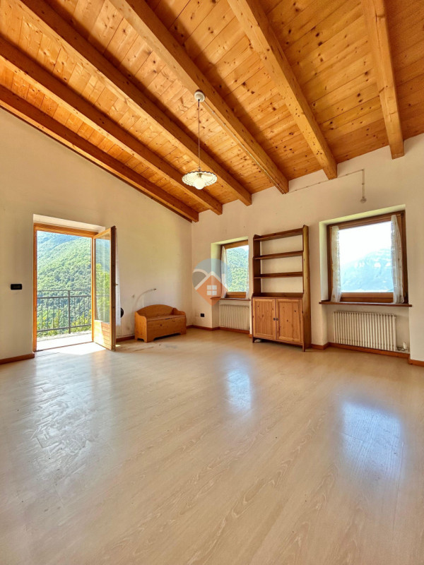 Foto casa indipendente in vendita a Ala (Trento)