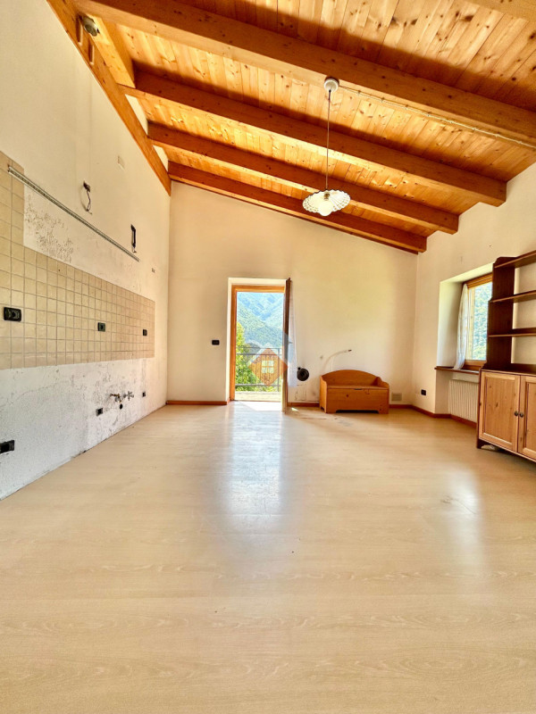 Foto casa indipendente in vendita a Ala (Trento)