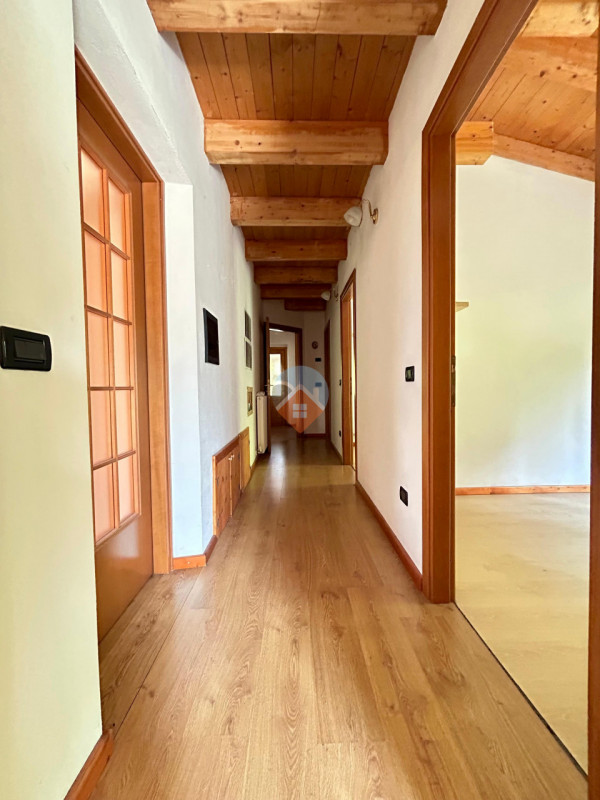 Foto casa indipendente in vendita a Ala (Trento)