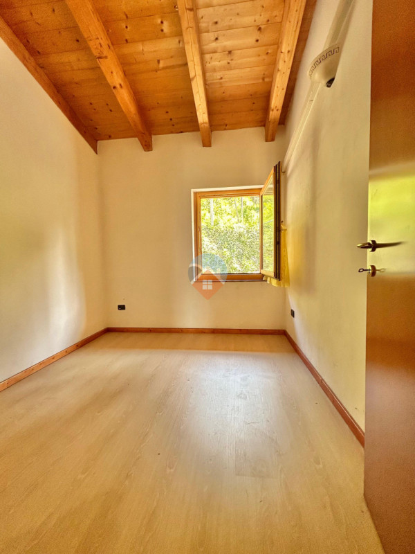 Foto casa indipendente in vendita a Ala (Trento)