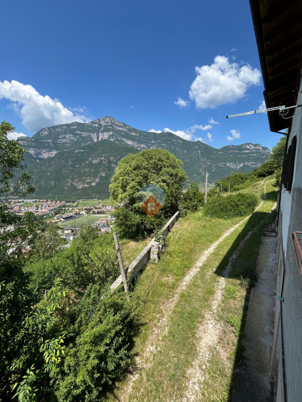 Foto casa indipendente in vendita a Ala (Trento)
