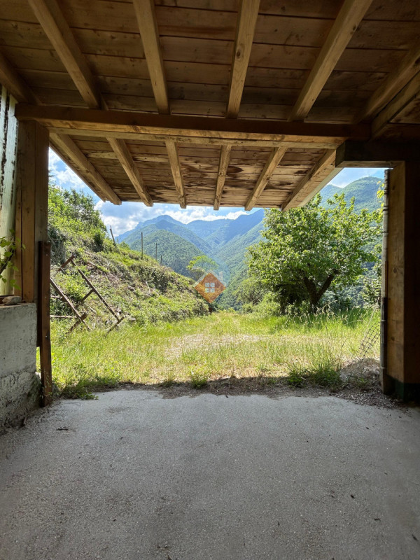 Foto casa indipendente in vendita a Ala (Trento)