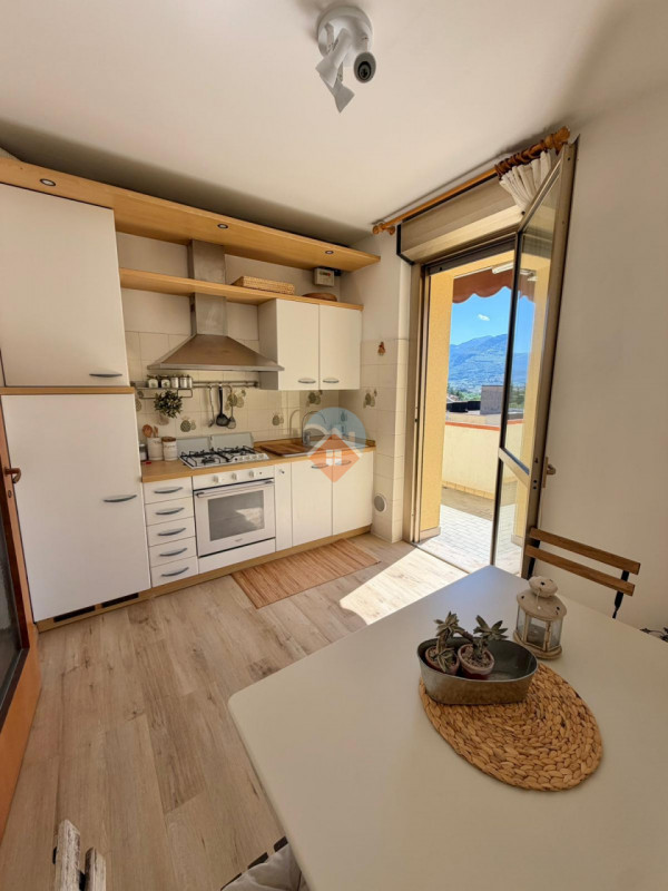 Foto appartamento in vendita a Rovereto (Trento)