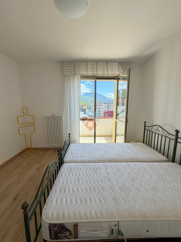 Foto appartamento in vendita a Rovereto (Trento)