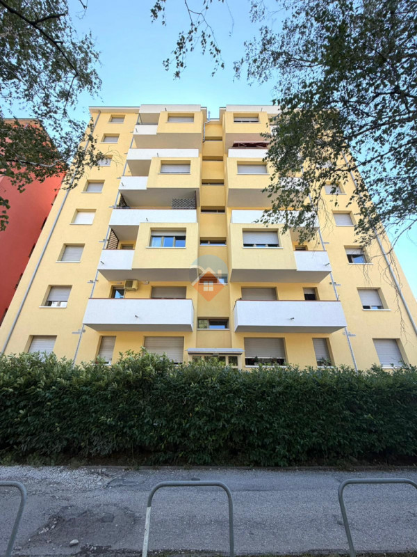 Foto appartamento in vendita a Rovereto (Trento)