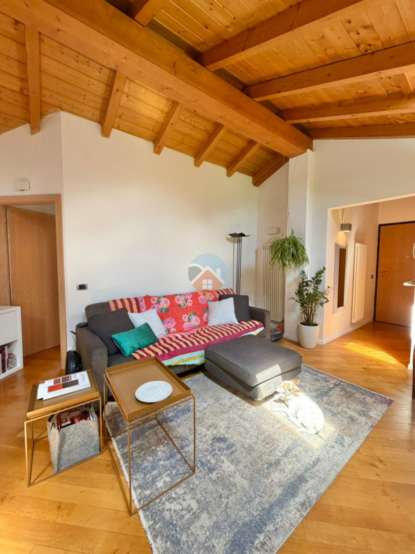 Foto appartamento in vendita a Tione di Trento (Trento)