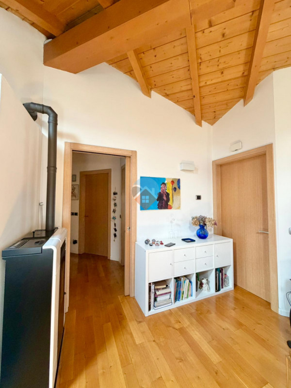 Foto appartamento in vendita a Tione di Trento (Trento)
