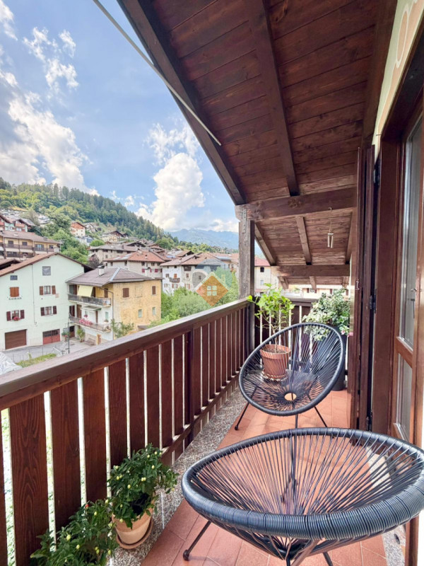 Foto appartamento in vendita a Tione di Trento (Trento)