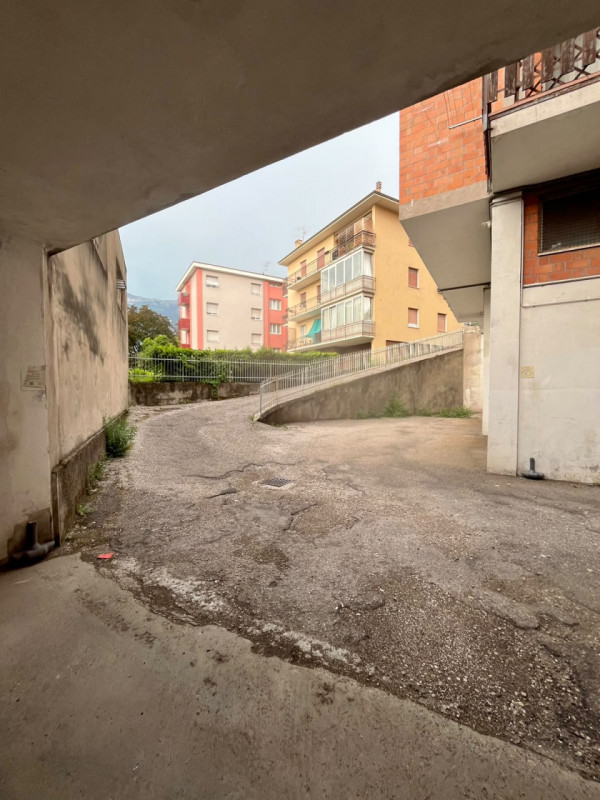 Foto box/garage/posto auto in vendita a Rovereto (Trento)