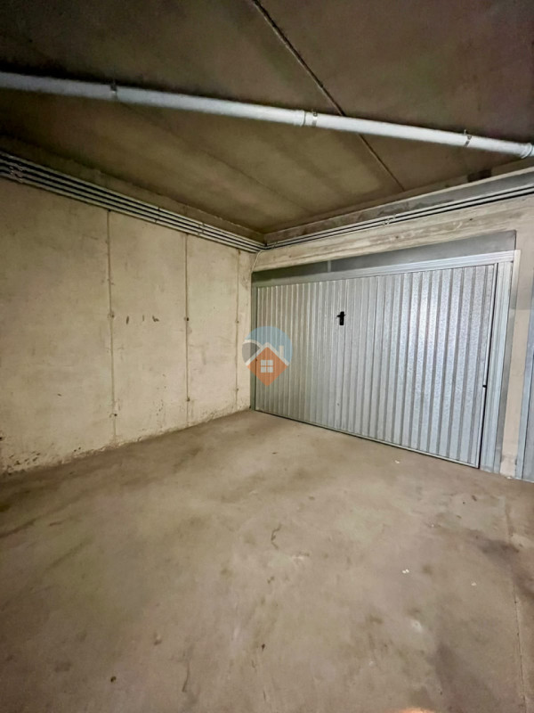 Foto box/garage/posto auto in vendita a Rovereto (Trento)