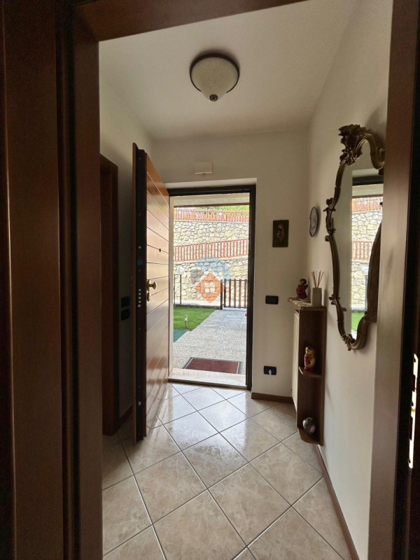 Foto villetta a schiera in vendita a Villa Lagarina (Trento)