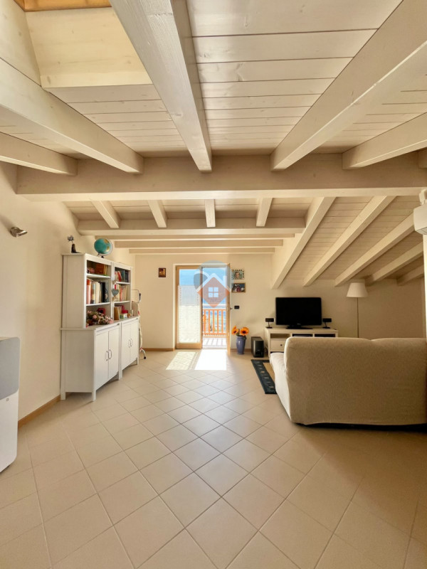 Foto villetta a schiera in vendita a Villa Lagarina (Trento)