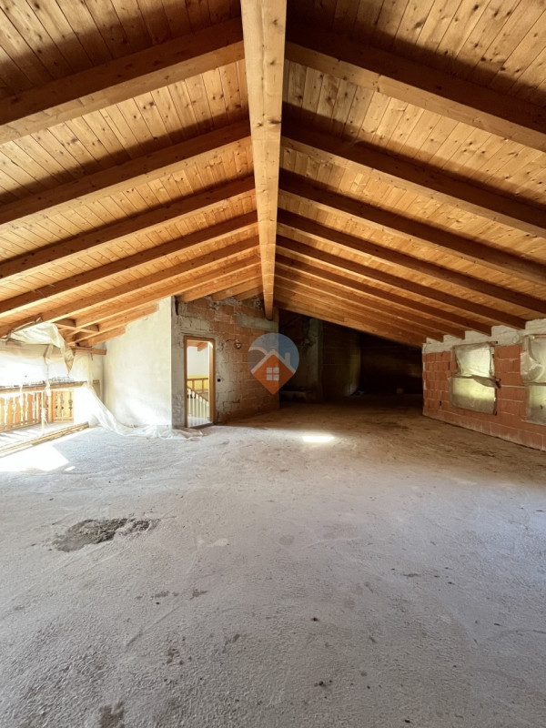 Foto appartamento in vendita a Brentonico (Trento)