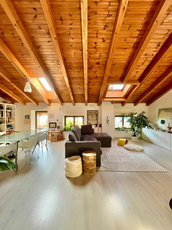 Foto porzione di casa in vendita a Ala (Trento)