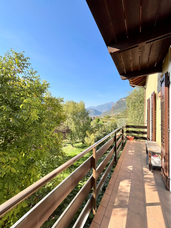 Foto porzione di casa in vendita a Ala (Trento)