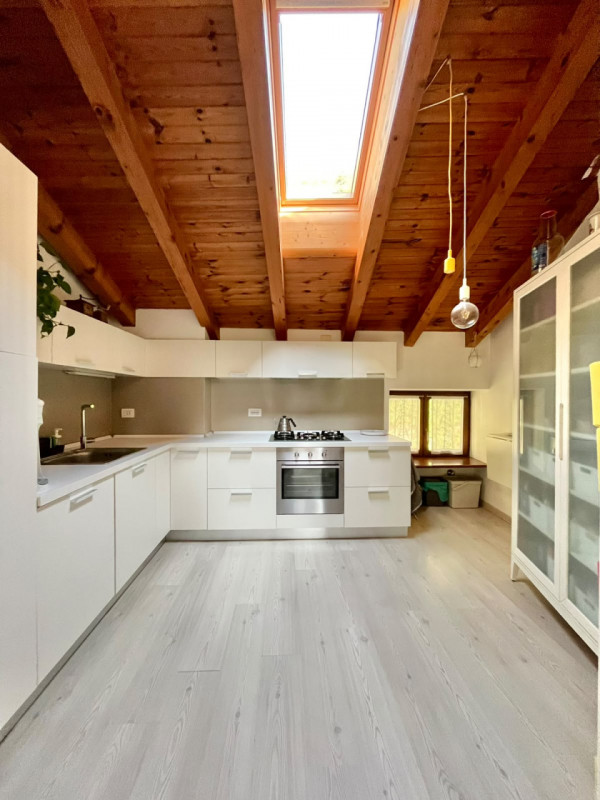 Foto porzione di casa in vendita a Ala (Trento)