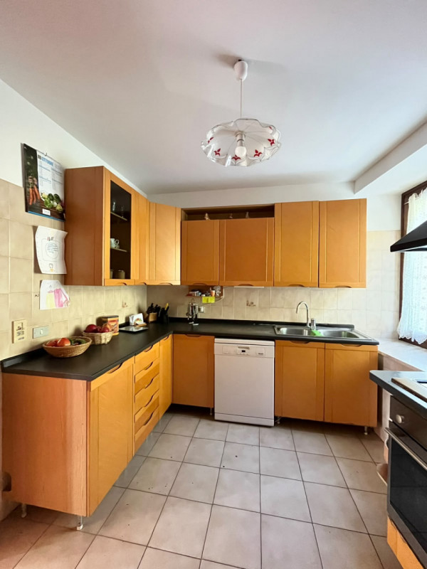 Foto porzione di casa in vendita a Ala (Trento)