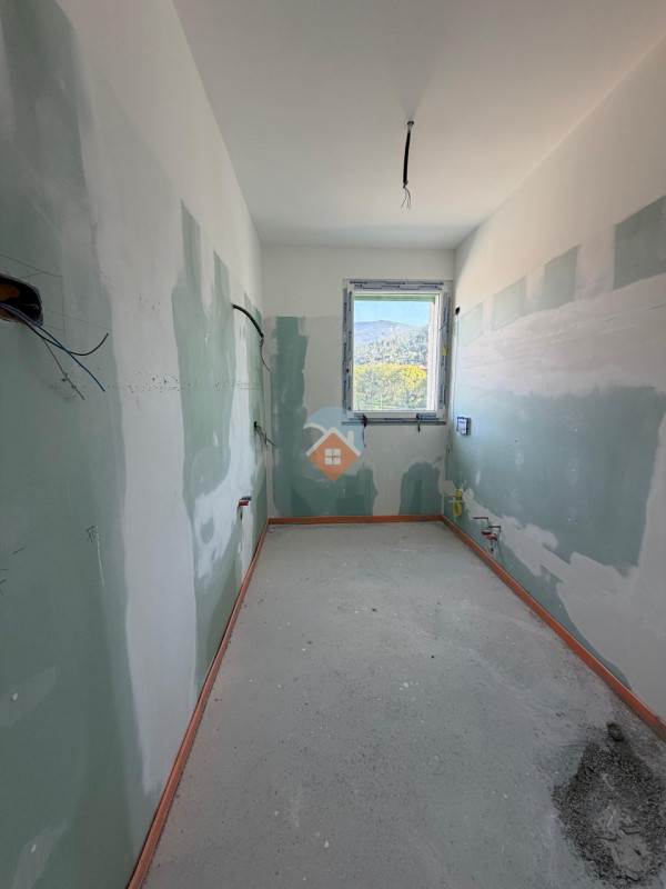Foto appartamento in vendita a Rovereto (Trento)