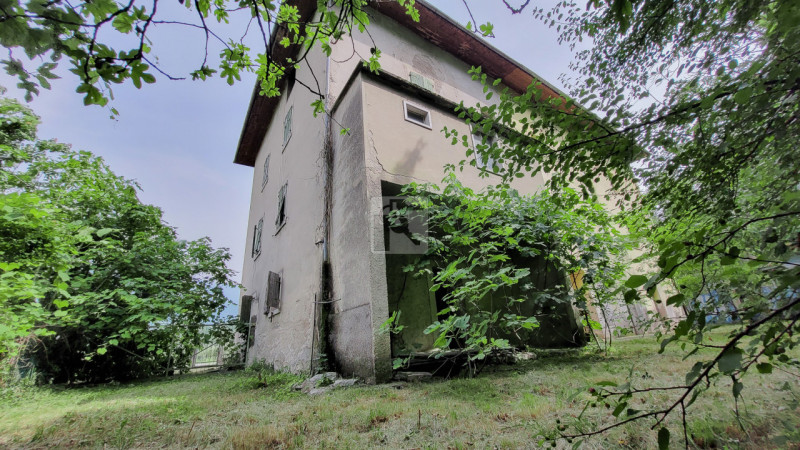 Foto villetta a schiera in vendita a Dro (Trento)