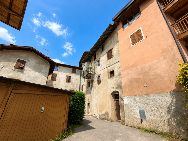 Foto casale/rustico in vendita a Cavedine (Trento)