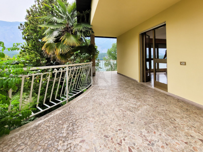 Foto porzione di casa in vendita a Cavedine (Trento)
