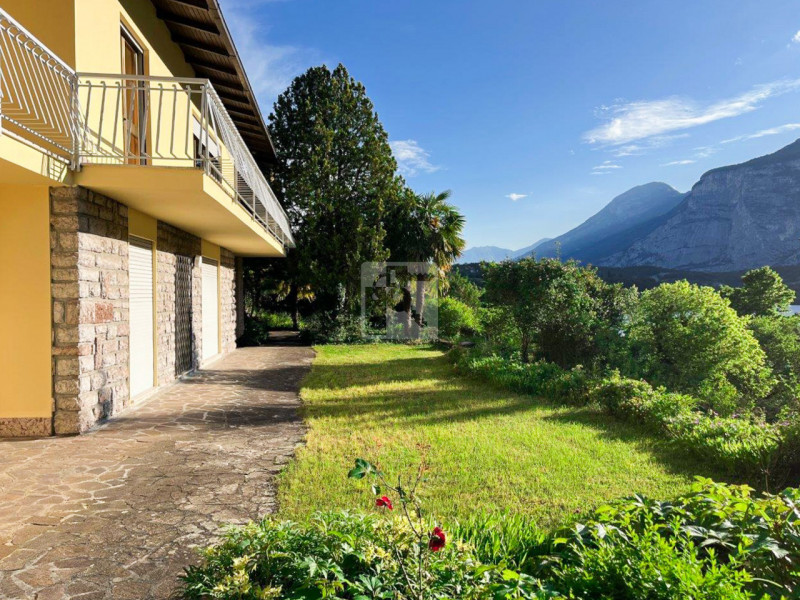 Foto porzione di casa in vendita a Cavedine (Trento)