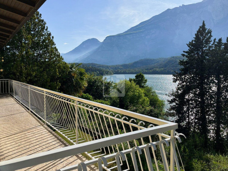 Foto porzione di casa in vendita a Cavedine (Trento)