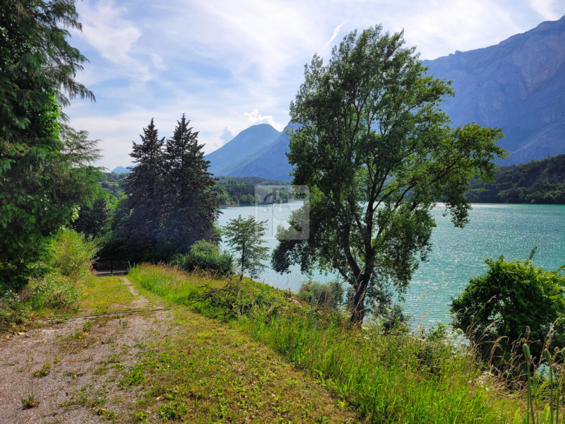 Foto porzione di casa in vendita a Cavedine (Trento)