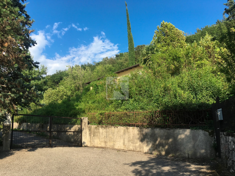 Foto porzione di casa in vendita a Cavedine (Trento)