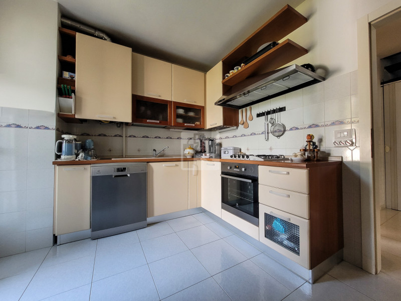 Foto appartamento in vendita a Trento (Trento)