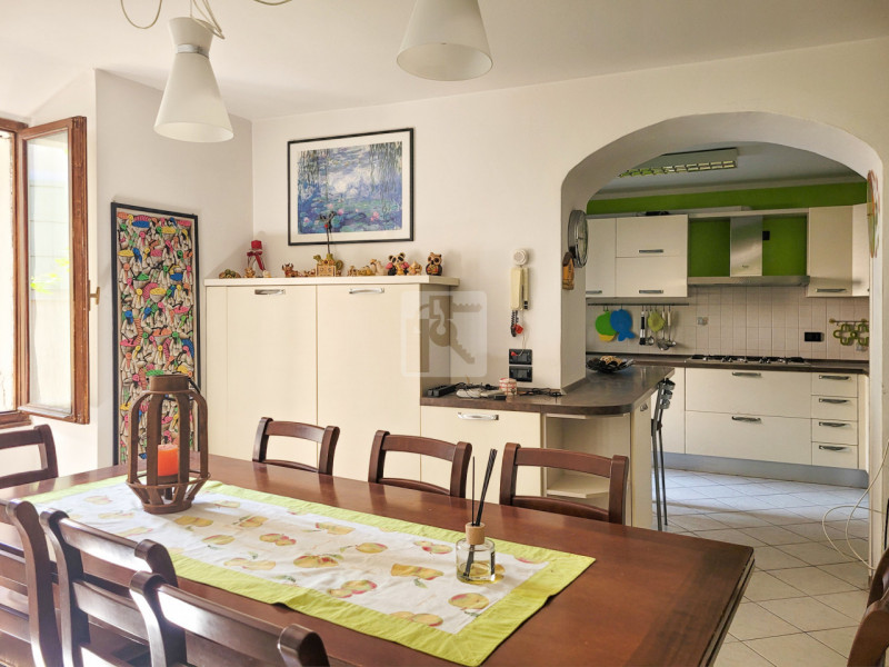 Foto casa indipendente in vendita a Arco (Trento)