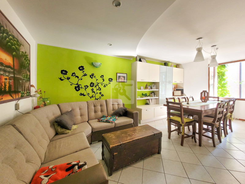 Foto casa indipendente in vendita a Arco (Trento)